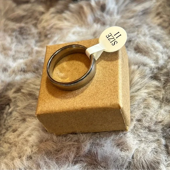 Men’s 6mm polished Titanium comfort band wedding ring NIB 11 - Picture 6 of 11